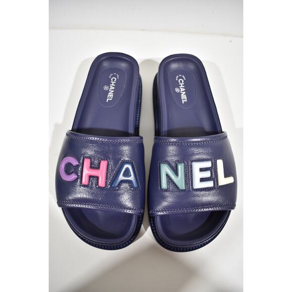 Chanel 22S Navy Blue Lambskin Multicolor CHANEL Letter Logo Flat Slide Sandal 37 - Picture 2 of 12